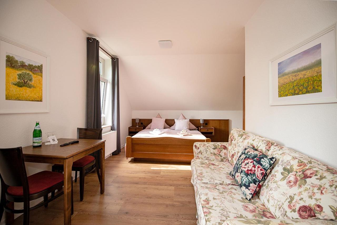 Rehlinger Hof Hotel Rehlingen Екстериор снимка