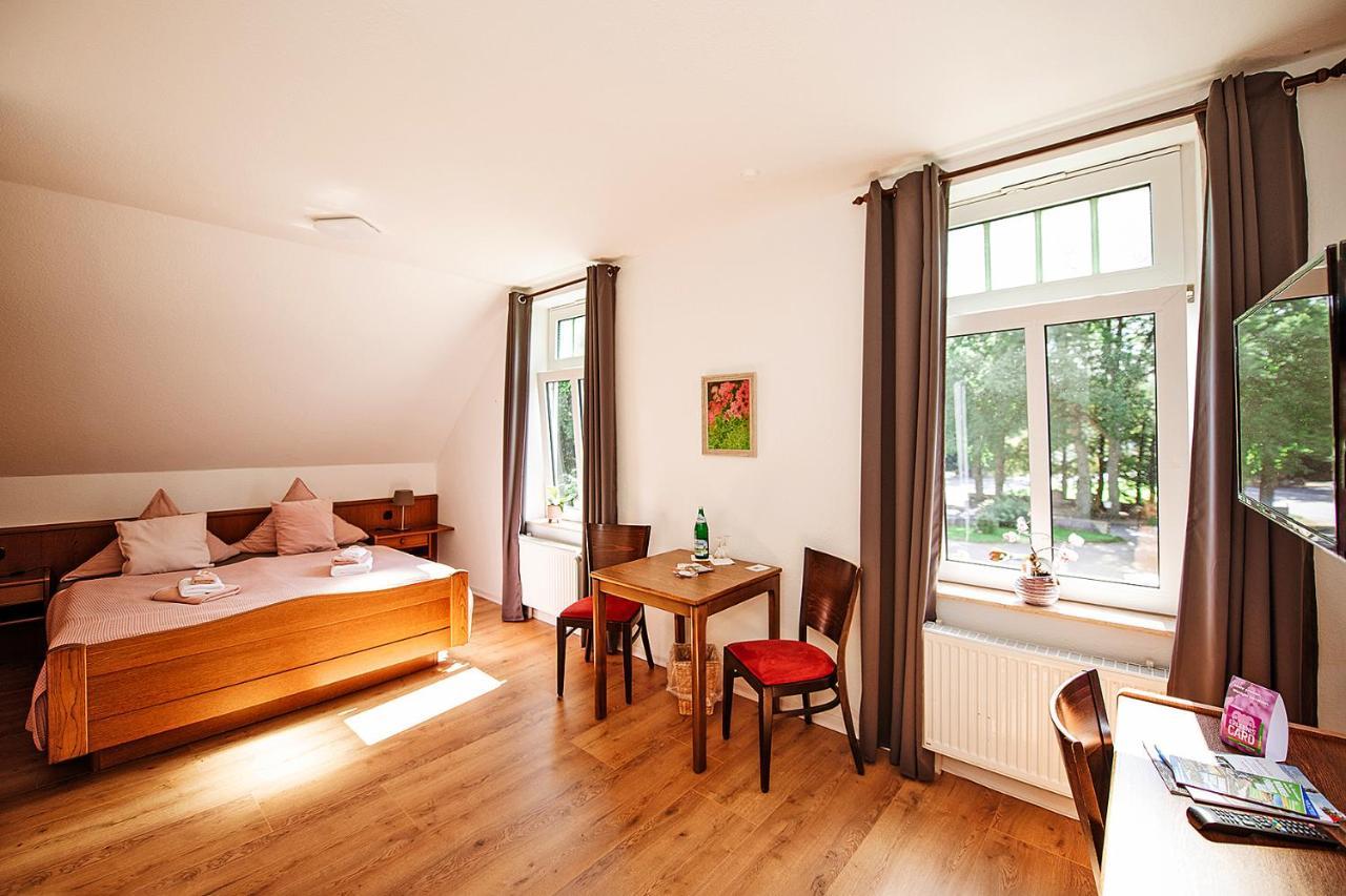 Rehlinger Hof Hotel Rehlingen Екстериор снимка